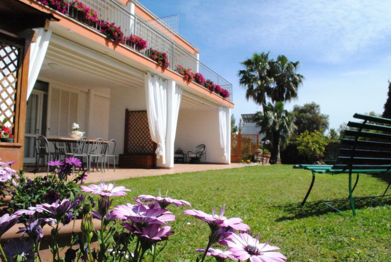 Villa Regina B&B Nettuno Exteriör bild